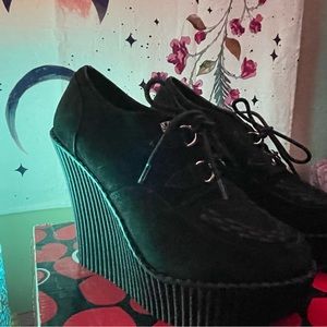 T.U.K Suede Creeper Wedge Size 8